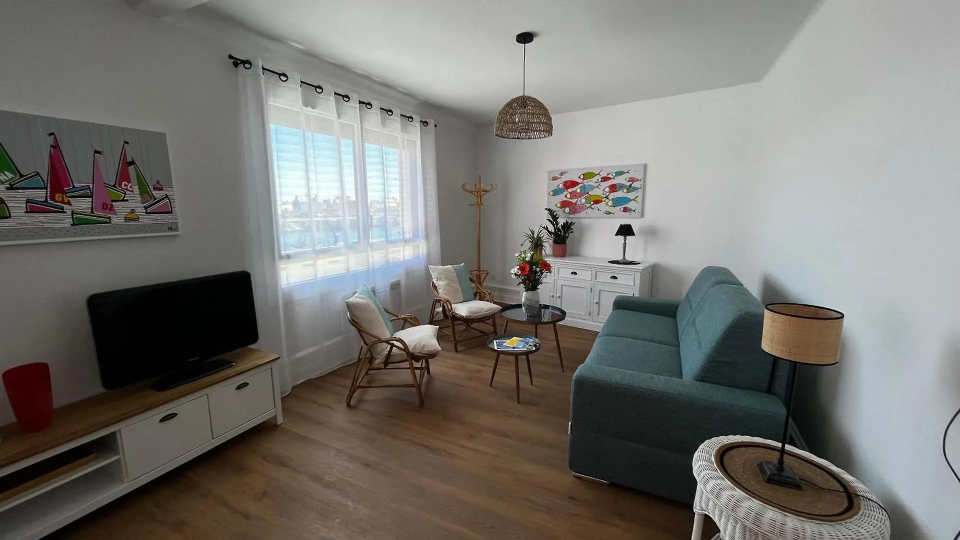 Lostendro, appartements vue port Guilvinec 0*,  France
